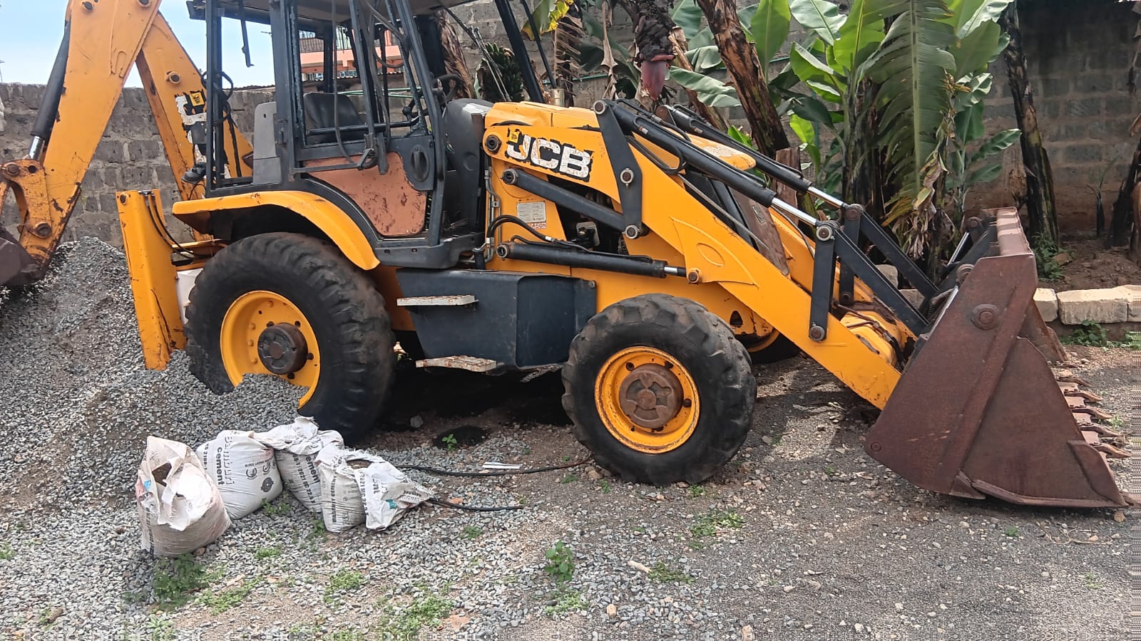 Back Hoe — image 16