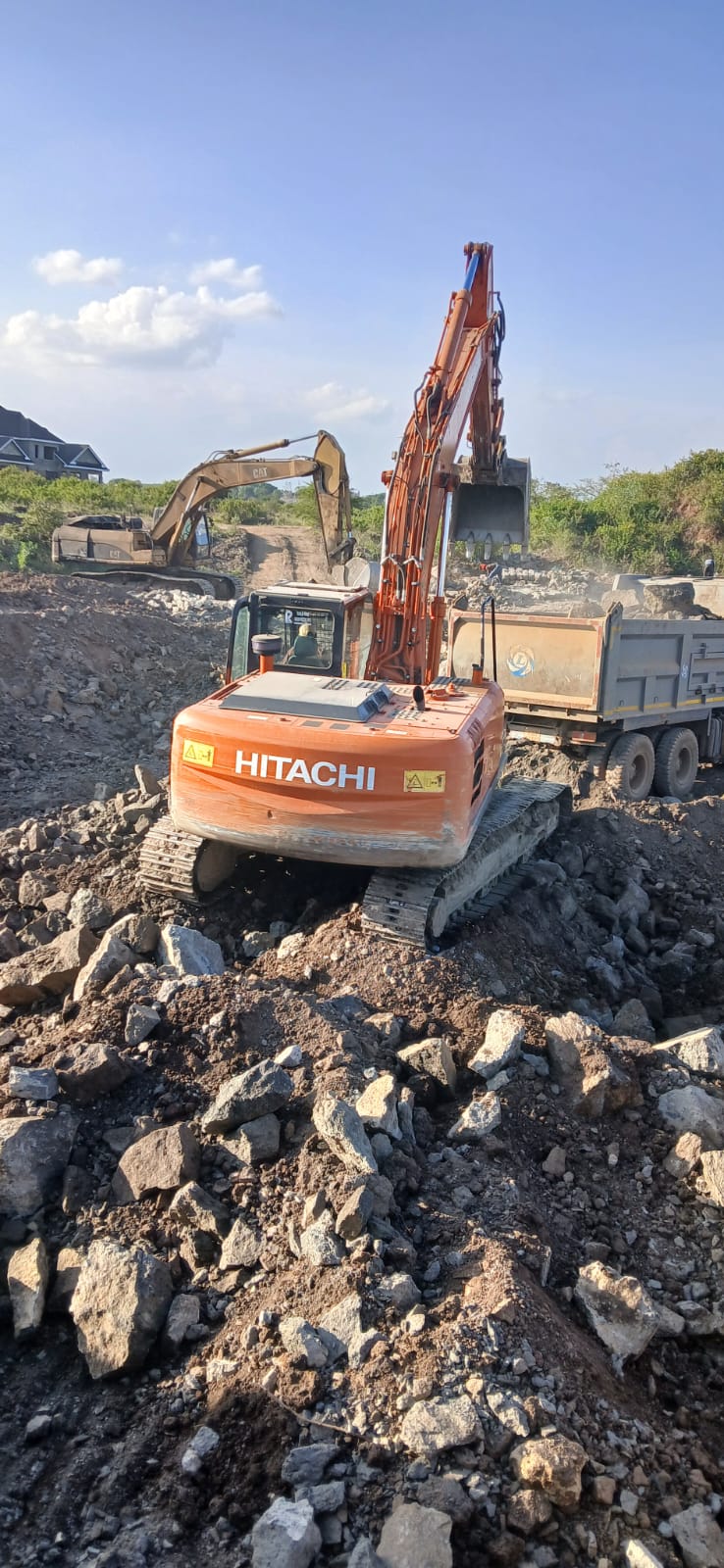 Excavator — image 2