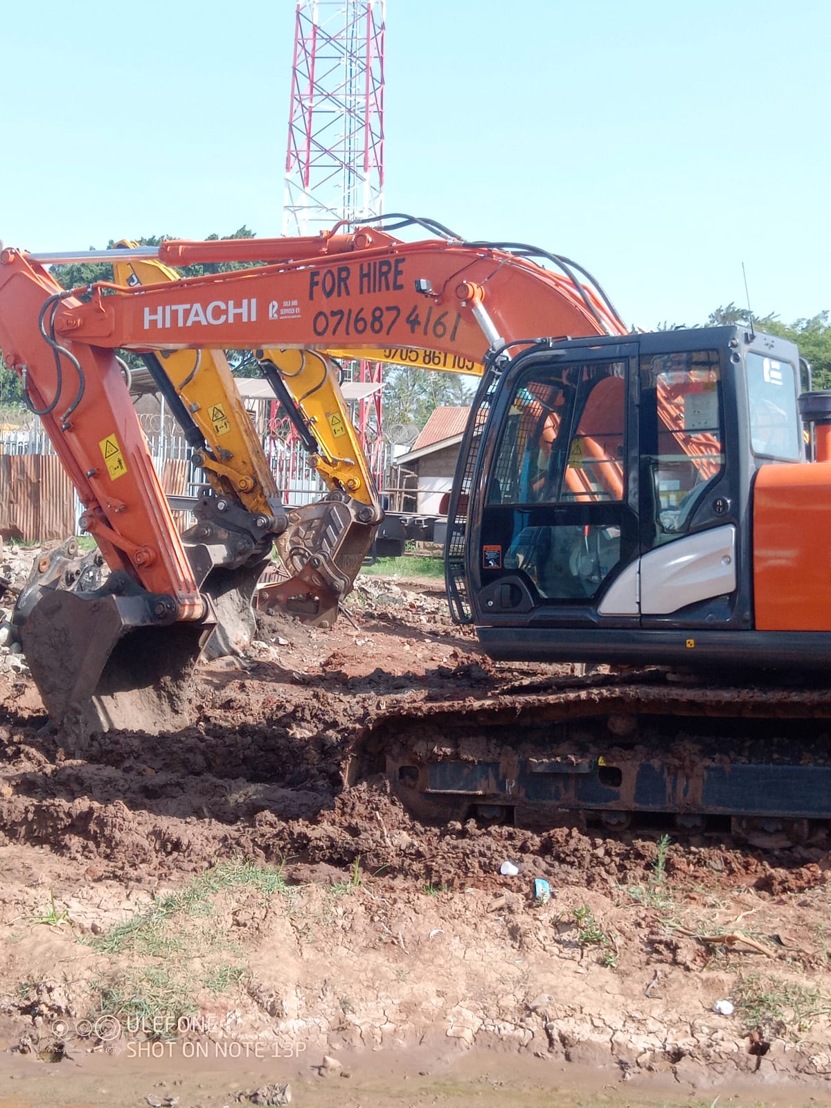 Excavator — image 5