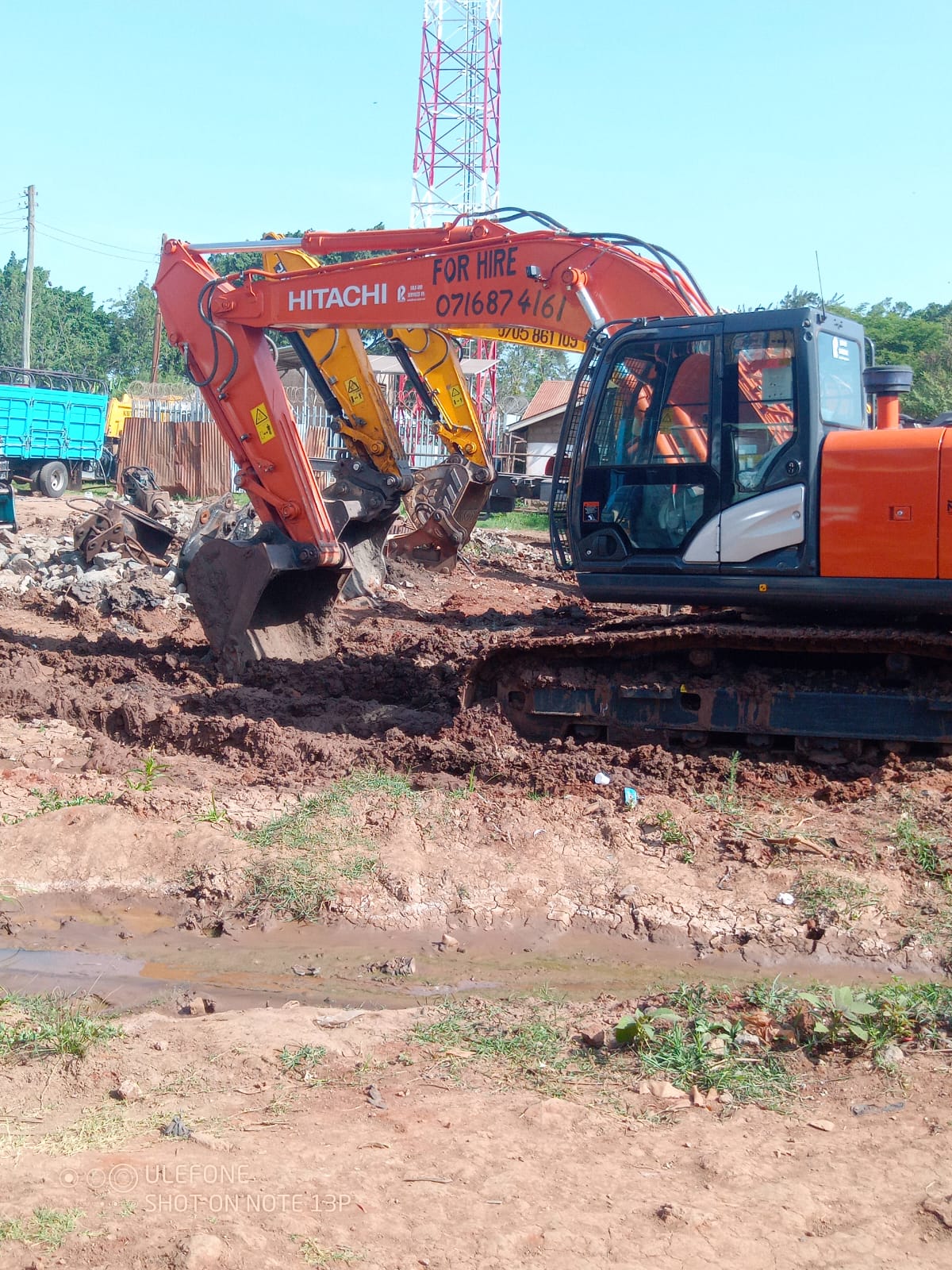 Excavator — image 6